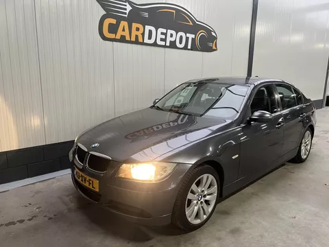 BMW 3-serie 318i High Executive Rookt beetje Export
