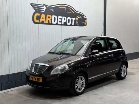 Lancia Ypsilon 1.4 Oro