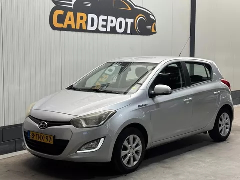 Hyundai i20 1.2i i-Deal Vol jaar APK Zeer netjes